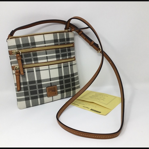 Dooney & Bourke Handbags - 🌸NWT DOONEY & BOURKE  PLAID CROSSBODY BAG🛍